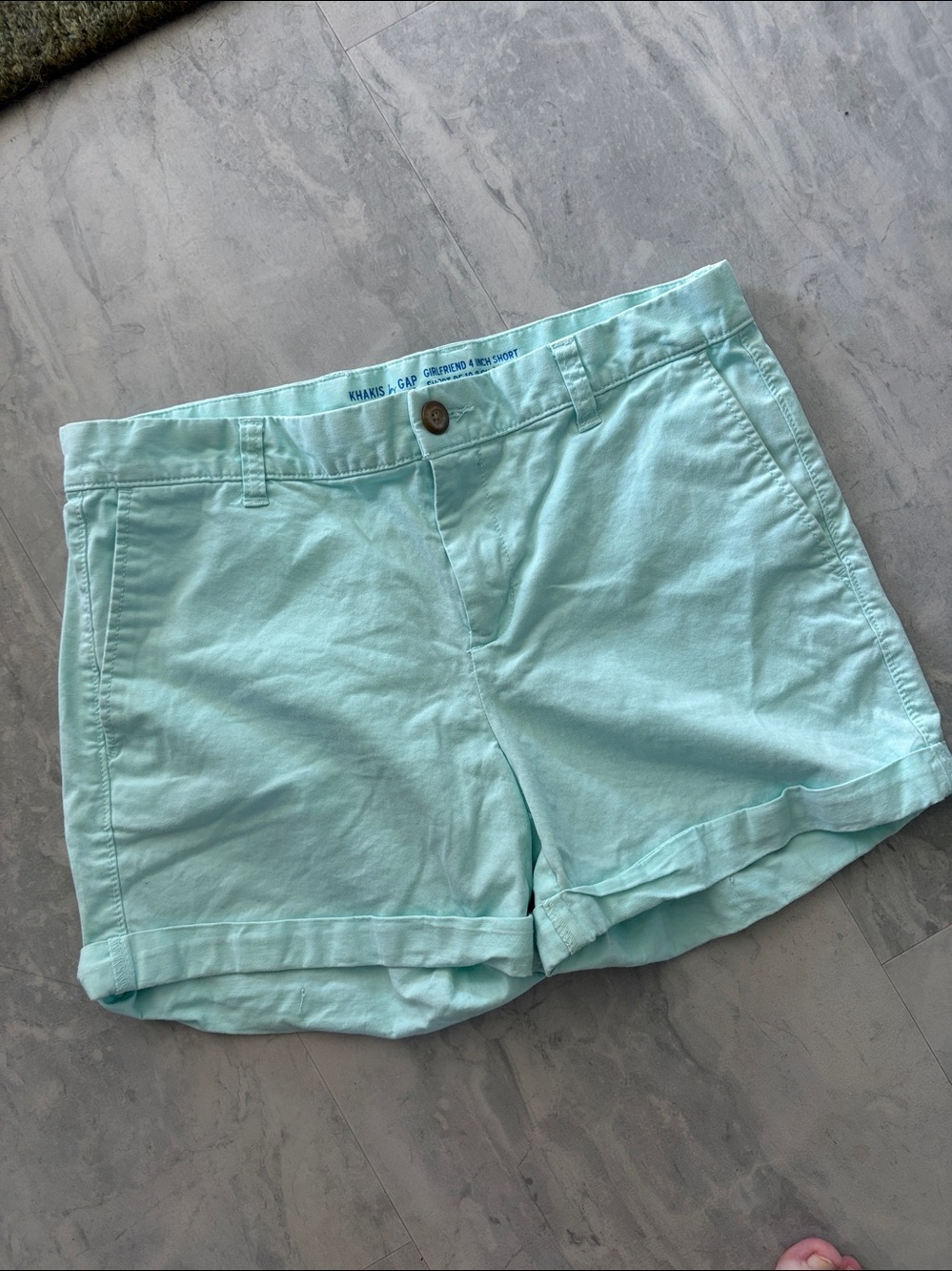 Gap  khakis by gap girlfriend  4” short  Light Mint  Midrise Casual Shorts sz 6